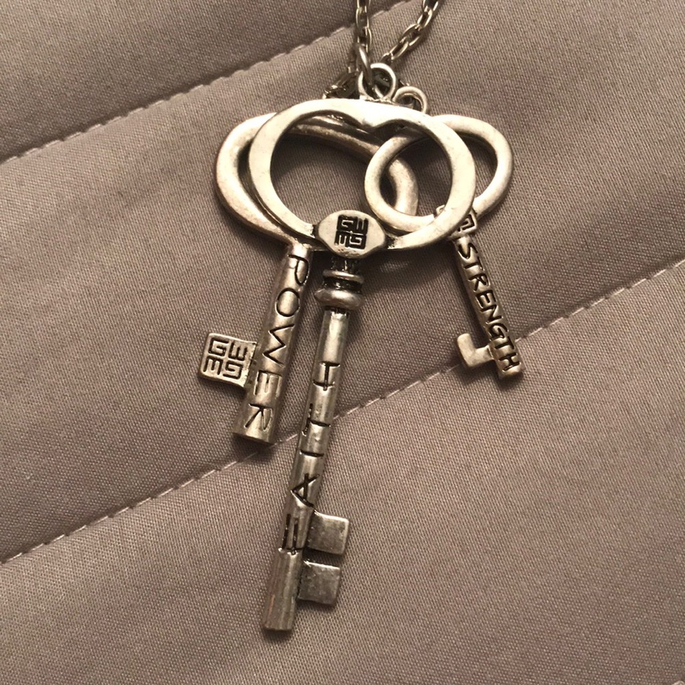 Long Key Chain Necklace - Picture 2 of 2